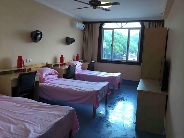 有必要转深圳户口吗_活佛王兴夫“点化”140位女信徒，全程不穿衣服，场面失控 如此品的产可是神奇