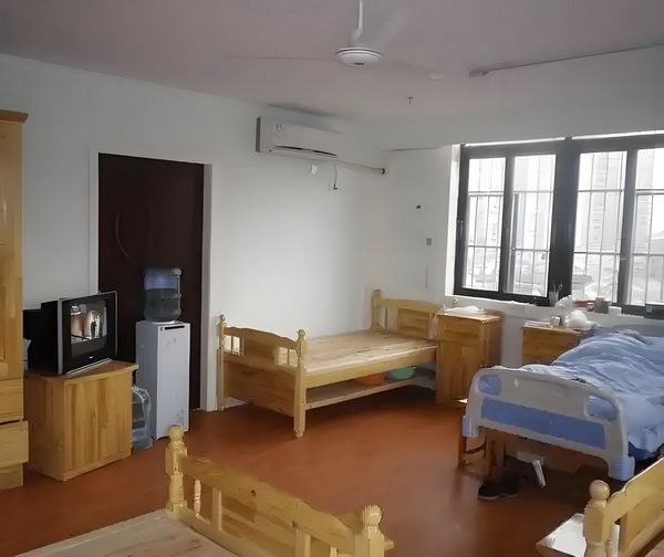 深圳市人才引进官网_哈哈哈GM普通话还可以哦‼️有点惊喜 点惊喜一辆野猪快车撞上城际